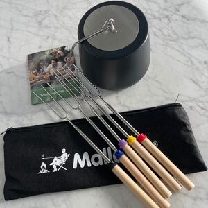 NWOT! Table Top Iron Fire Pit + MalloMe 5 Fork telescoping rotating Set